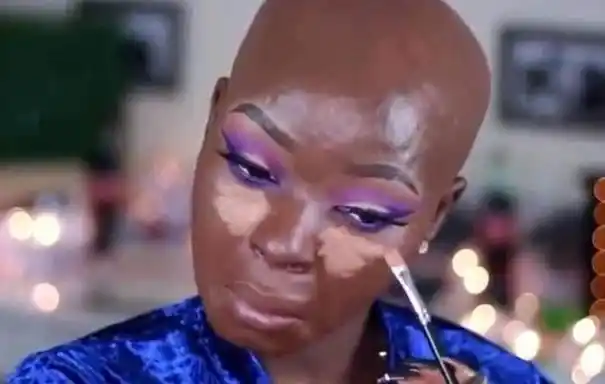 黑人丑女靠半斤面粉化妆秒变国际大美女网友称判若两人