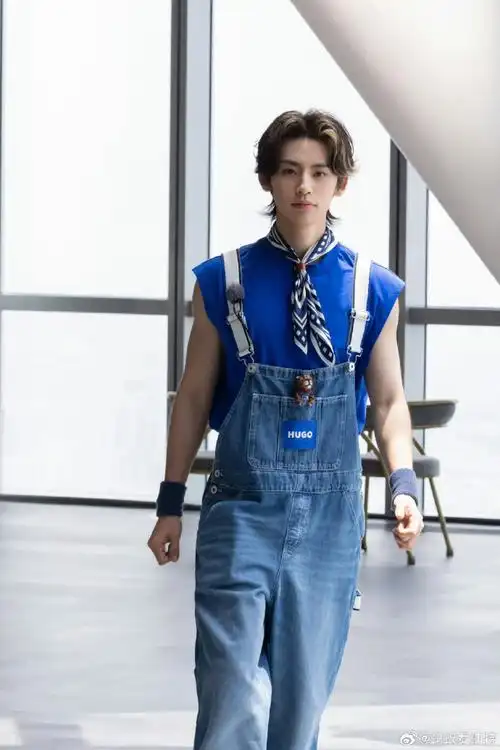 小鬼王琳凯#这大肌肉