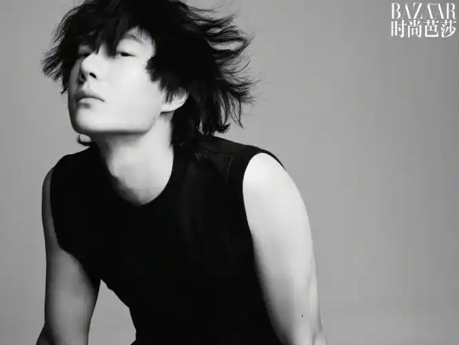 王一博时尚芭莎一月刊封面