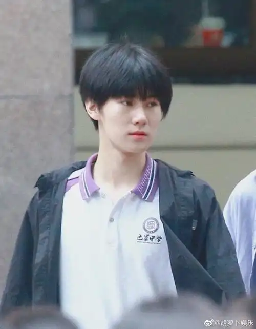 巴蜀中学高考宣传片里的张真源##巴蜀中学高考短片里的张真源