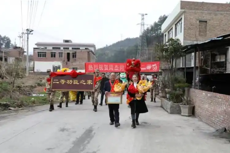 用身边事育身边人七星关区宣讲二等功臣事迹激励新兵勇担使命