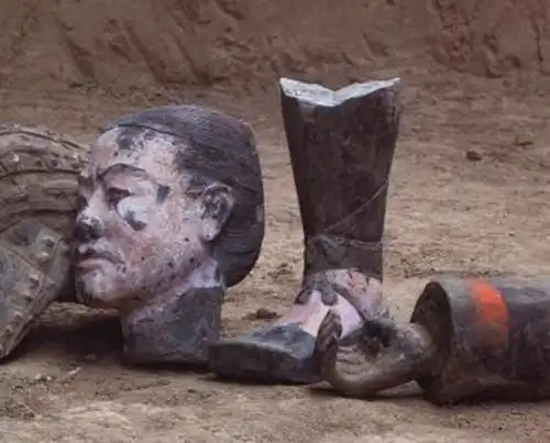 秦始皇兵马俑人俑里面是活人做的