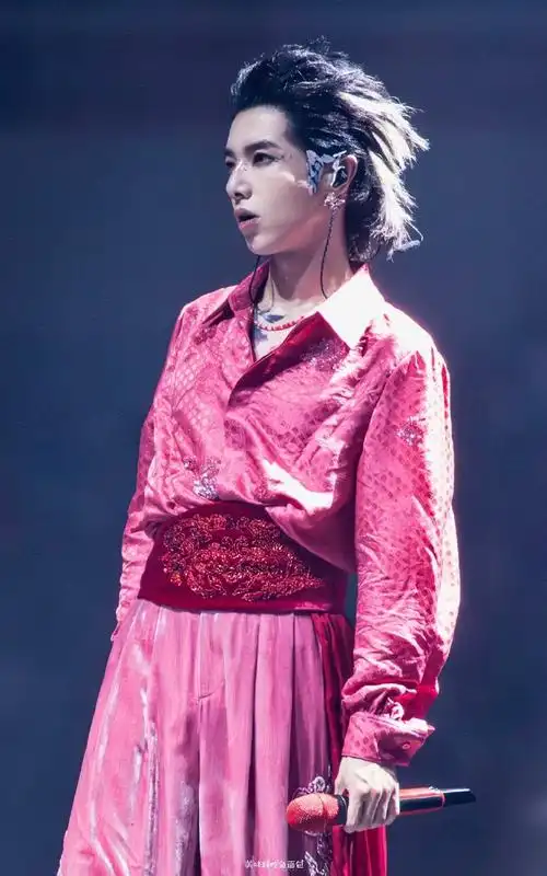 给火星人的七个惊喜#华晨宇太细节了卡点18:07给粉色第一个惊喜,酵眄