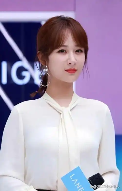 杨紫,1992 年 11 月 6 日出生于北京市.