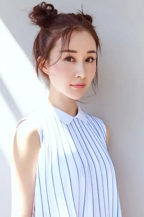 舒畅写真演绎清凉盛夏风优雅撩人魅力十足