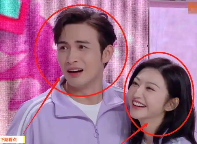 景甜踩张彬彬的脚走指压板,我却关注张彬彬手放的位置,甜到了!