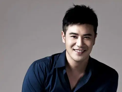 《歌手》谭维维彩排秀恩爱 演员男友陈亦飞首度曝光