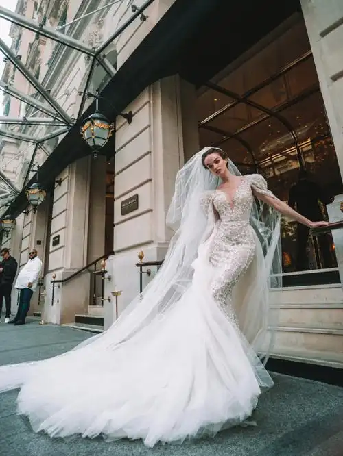 给大家的依然是高定婚纱品牌@theatelier official找我们拍摄的照片