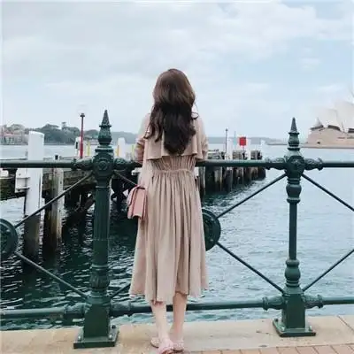 最新版2020小清新女生背影头像 我的情绪突然跌进回忆的坑