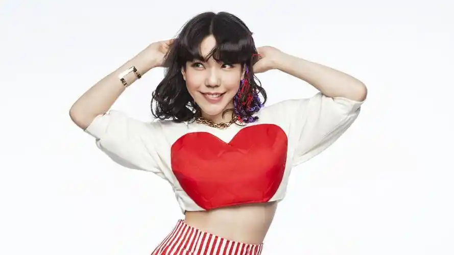 鲜明个人风格的吴莫愁,高清壁纸图片,大陆明星-回车桌面