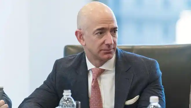 世界首富换人新首富由中国制造