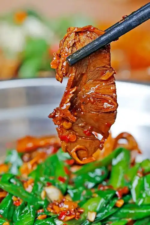 这家老牌湘菜全国连开70家店,招牌菜平均三分钟就被翻牌一次!