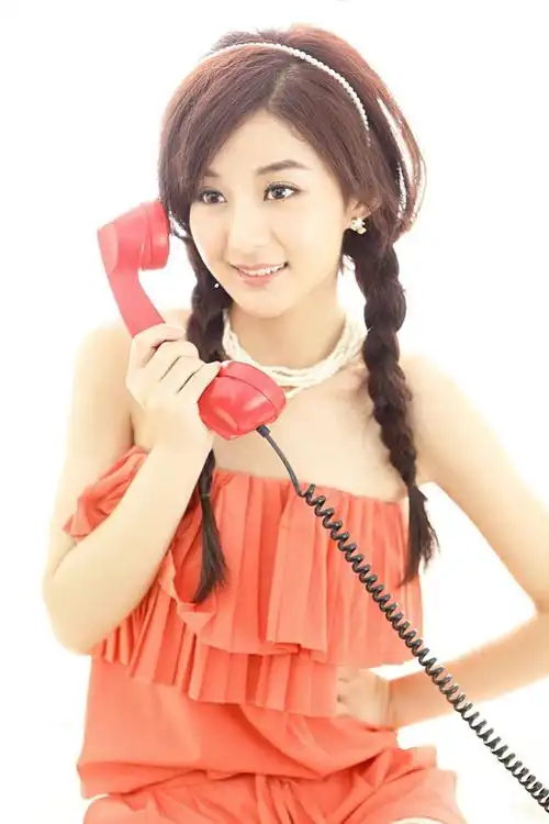 赵丽颖早期写真,甜美可爱,表情搞怪,就是造型略土了点