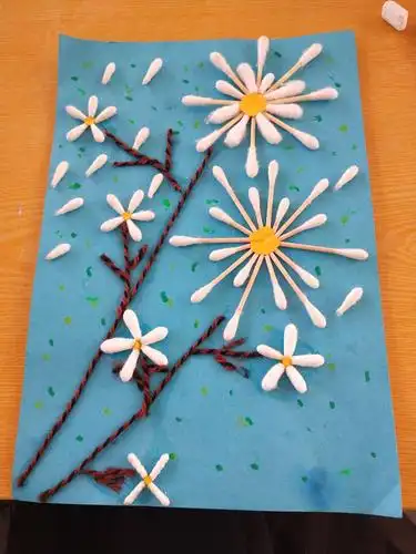 《有趣的棉签粘贴画》