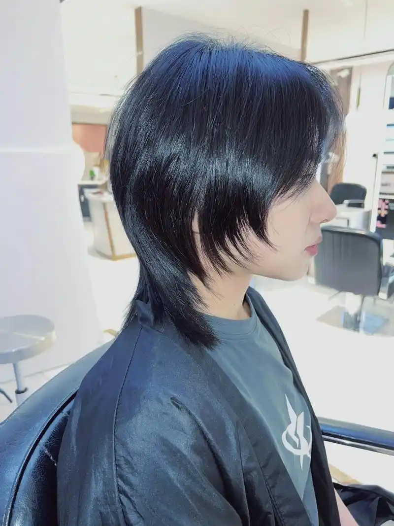 酷女生|狼尾日系发型 女生狼尾酷炸了,日系风修饰脸型 打造小脸,减龄