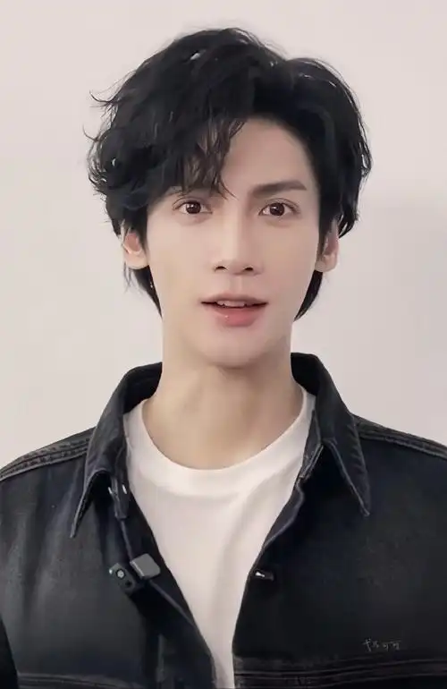 香～好灵动的宝贝#罗云熙#宝贝的嘴巴看起来很好亲@罗云熙leo北京专栏