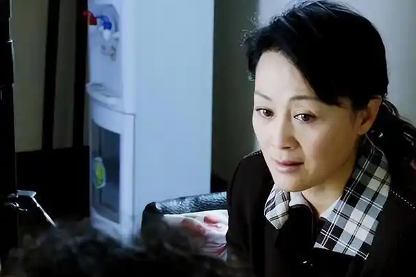 纪实儿子有智力障碍自己被骗光积蓄王姬却让女儿上交10年工资