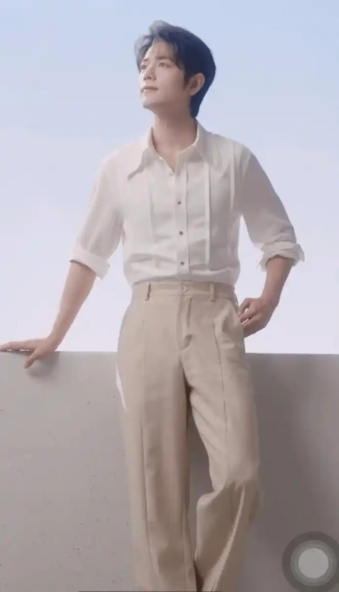 肖战# #肖战欧莱雅pro品牌代言人# 长头发战战也好帅哒@肖战