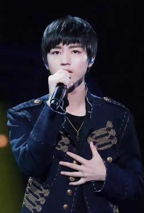 剪了一个瓜瓜的发型hhhh(现在看,觉得好可爱哈哈哈    #王俊凯去找