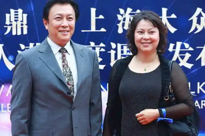 壮丽年轻时照片与相差12岁的唐国强结为夫妻同甘共苦