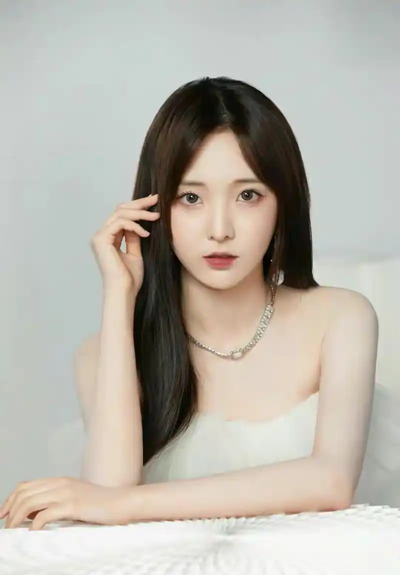 郑乃馨,清纯靓丽的华裔美少女,甜美柔情的气息,太好看啦