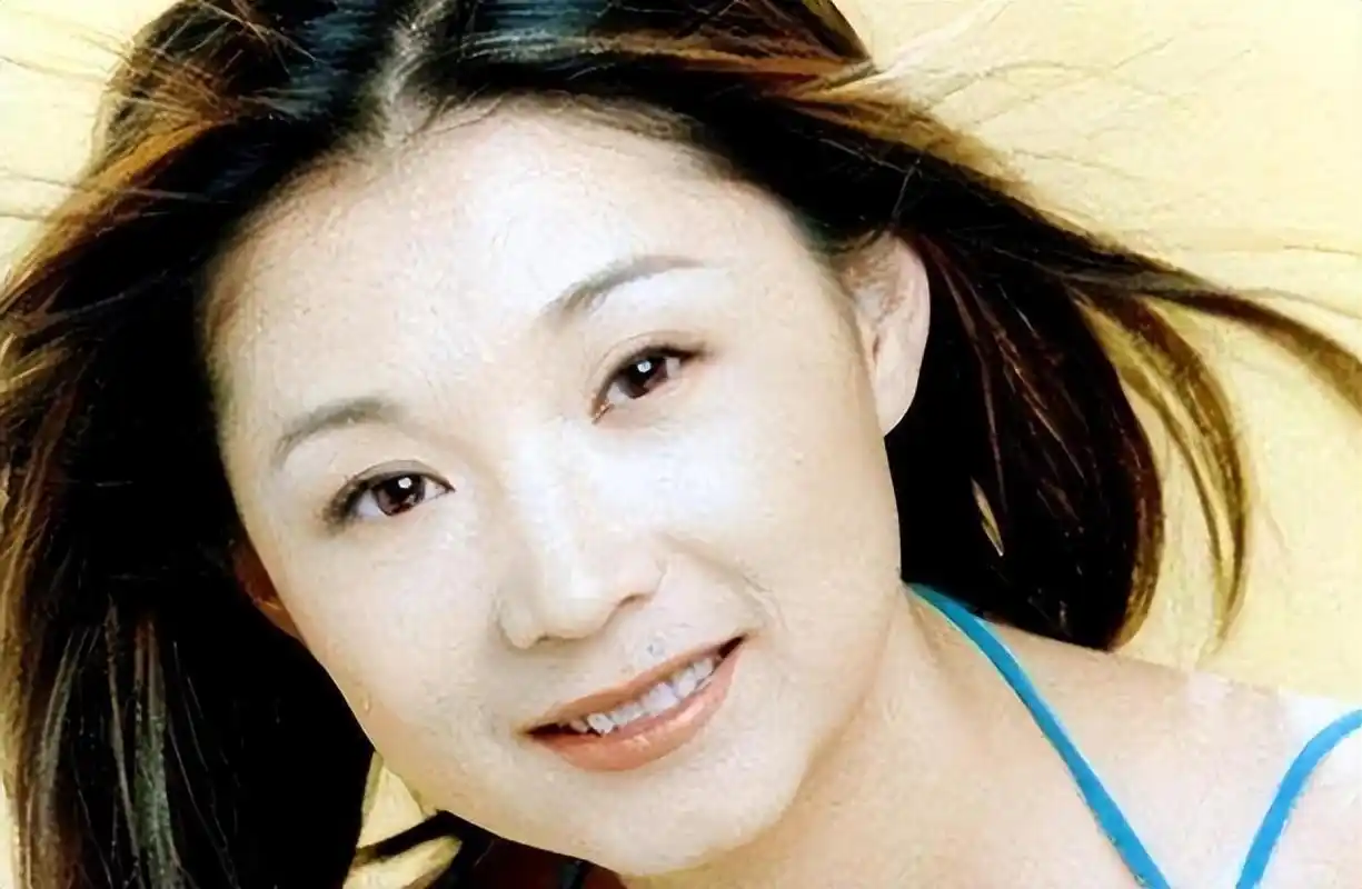 钱琳琳:倒贴张译17年,却始终坚持丁克,只为抚养前夫儿子 钱琳琳是央视