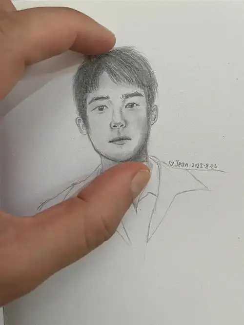 刘昊然素描小头像