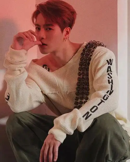 王嘉尔内娱行走的男菩萨