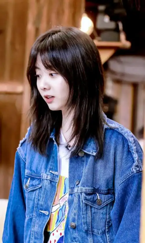 向往 谭松韵令人心疼,29岁美成19岁,和张子枫同框美成姐妹花