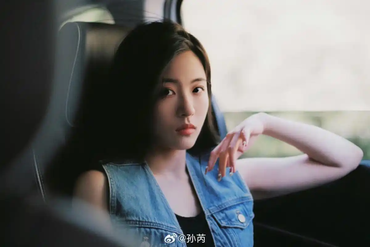 丨孙芮发微博晒风景照 景色再美也没有三哥美呀!