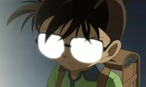 百度搜索柯南镜片反光. 会有很多结果. 满意求采纳