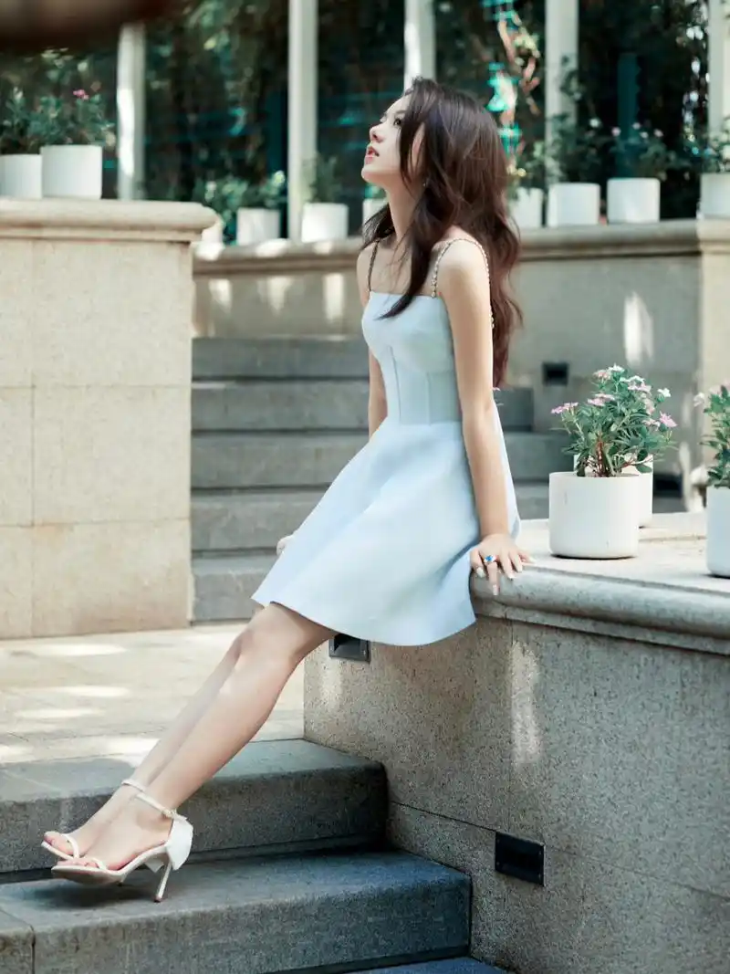 清纯美女# #美腿玉足# 赵今麦 玉腿嫩足合集