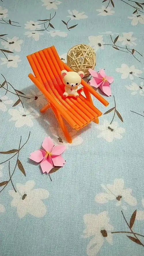 教大家用吸管制作一个沙滩躺椅,超级简单的!