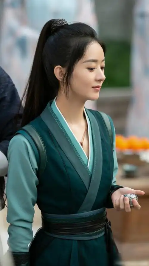 有翡赵丽颖高清壁纸纯分享一个又美又飒耍破雪刀的小女子