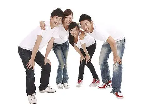 四个人图片_全景网