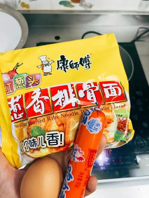 康师傅葱香排骨面越吃越香停不下来