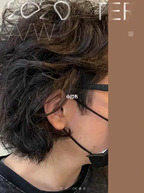 男生长发剪烫造型