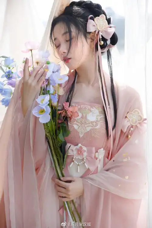 古风##传统文化##国风##汉服日常##古装##汉服配饰##古装##汉服妆造