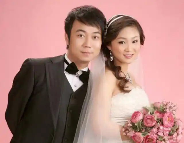 结婚当天发现穷小子男友是富二代,女人:不给50万,婚就别结了