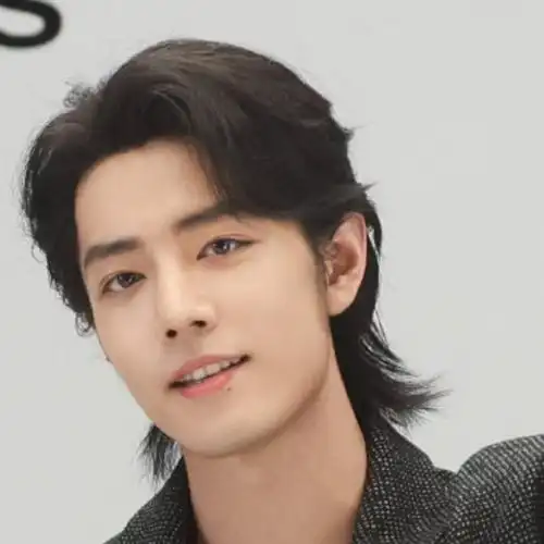 肖战长发全黑造型