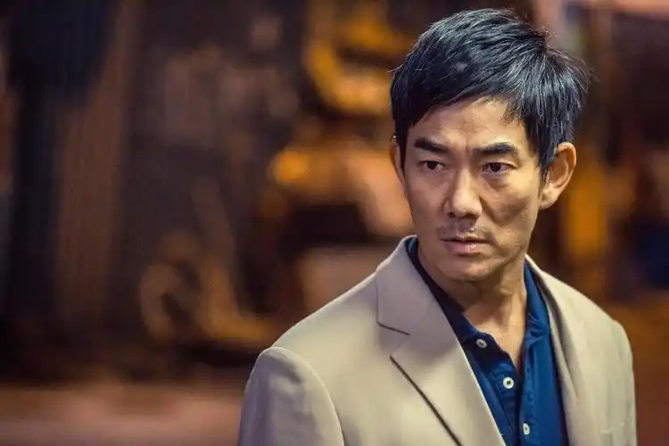 任贤齐的演技拿玫瑰还是拿手枪其实相差很远