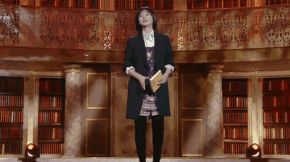 董卿采访徐静蕾时,曾问她, 为什么不结婚?是你的一种选择吗?