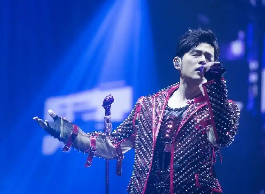 周杰伦泰国演唱会气氛尴尬,点歌环节全是假粉,60块钱就能进场