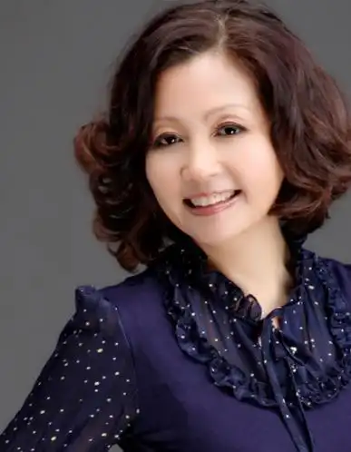 60岁今年流行发型图片,六十岁女人最佳发型图-528时尚网