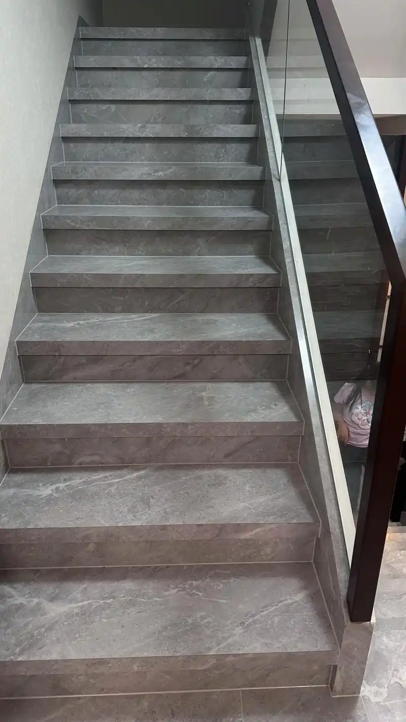 楼梯踏步.#楼梯踏步 马可波罗瓷砖同色砖做楼梯效果赞爆#网红 - 抖音