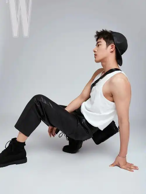 帅气男生的pose应该这么摆