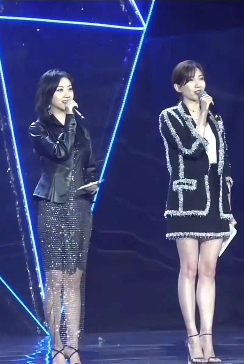 江疏影 这两个都是我喜欢的明星 江疏影官方身高168 看起来比景甜高