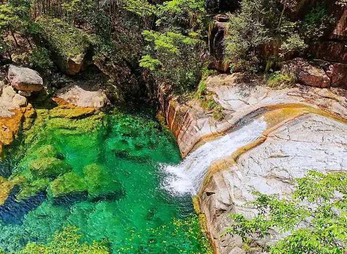 流光溢彩翡翠谷