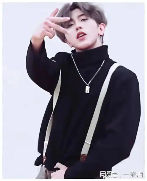 时隔五年蔡徐坤再穿背带裤唱跳处境却大不相同迷倒大片ikun