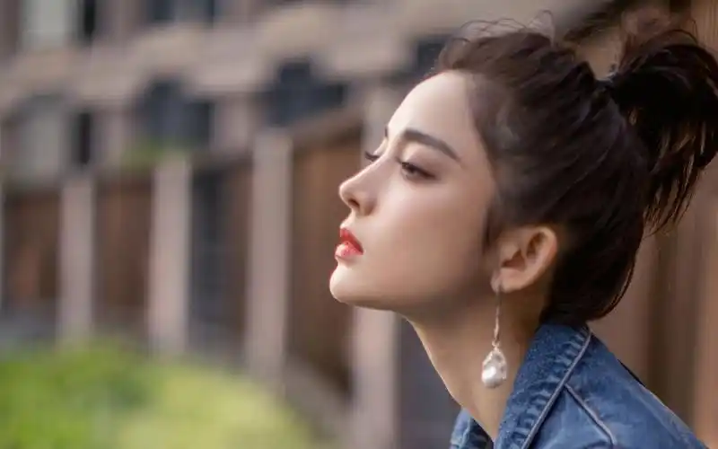 古力娜扎率性写真图片桌面壁纸